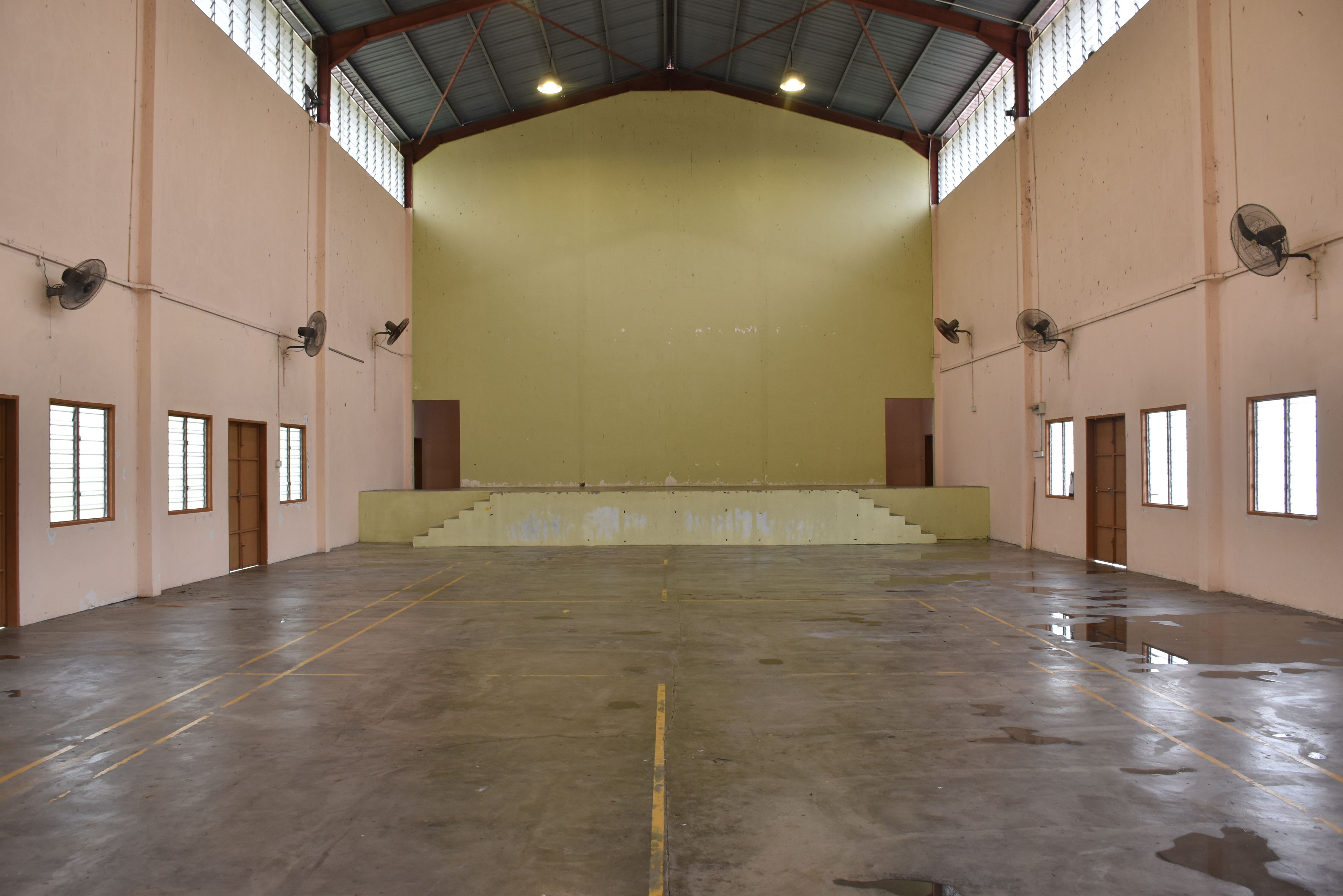 GELANGGANG BADMINTON (DEWAN MDTM BEHRANG ULU)